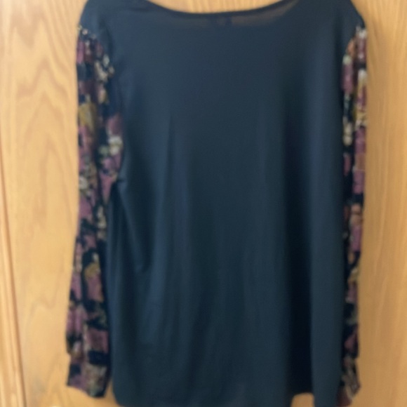 Long sleeve tee size large - Picture 5 of 5